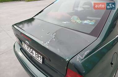 Седан Ford Focus 2000 в 