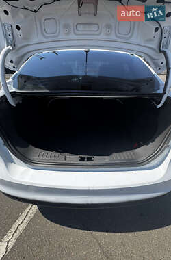 Седан Ford Focus 2013 в 
