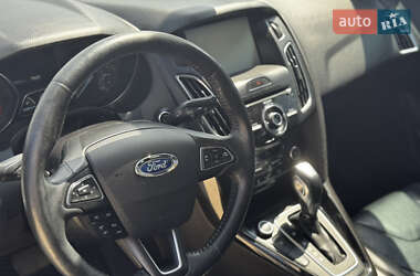 Седан Ford Focus 2015 в 