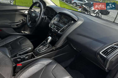 Седан Ford Focus 2015 в 