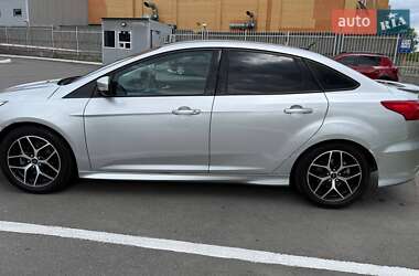 Седан Ford Focus 2015 в 