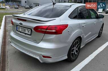 Седан Ford Focus 2015 в 
