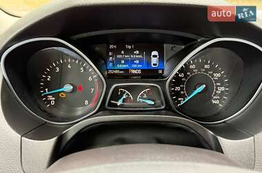 Седан Ford Focus 2015 в 