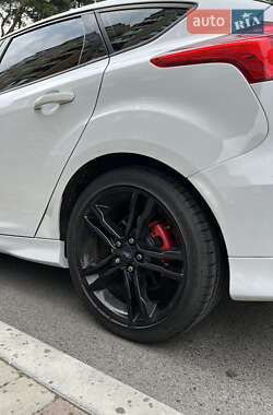 Хэтчбек Ford Focus 2016 в 