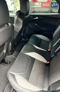 Хэтчбек Ford Focus 2016 в 