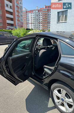 Седан Ford Focus 2014 в 