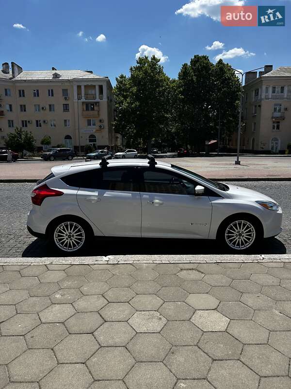 Хэтчбек Ford Focus 2012 в Черноморске
