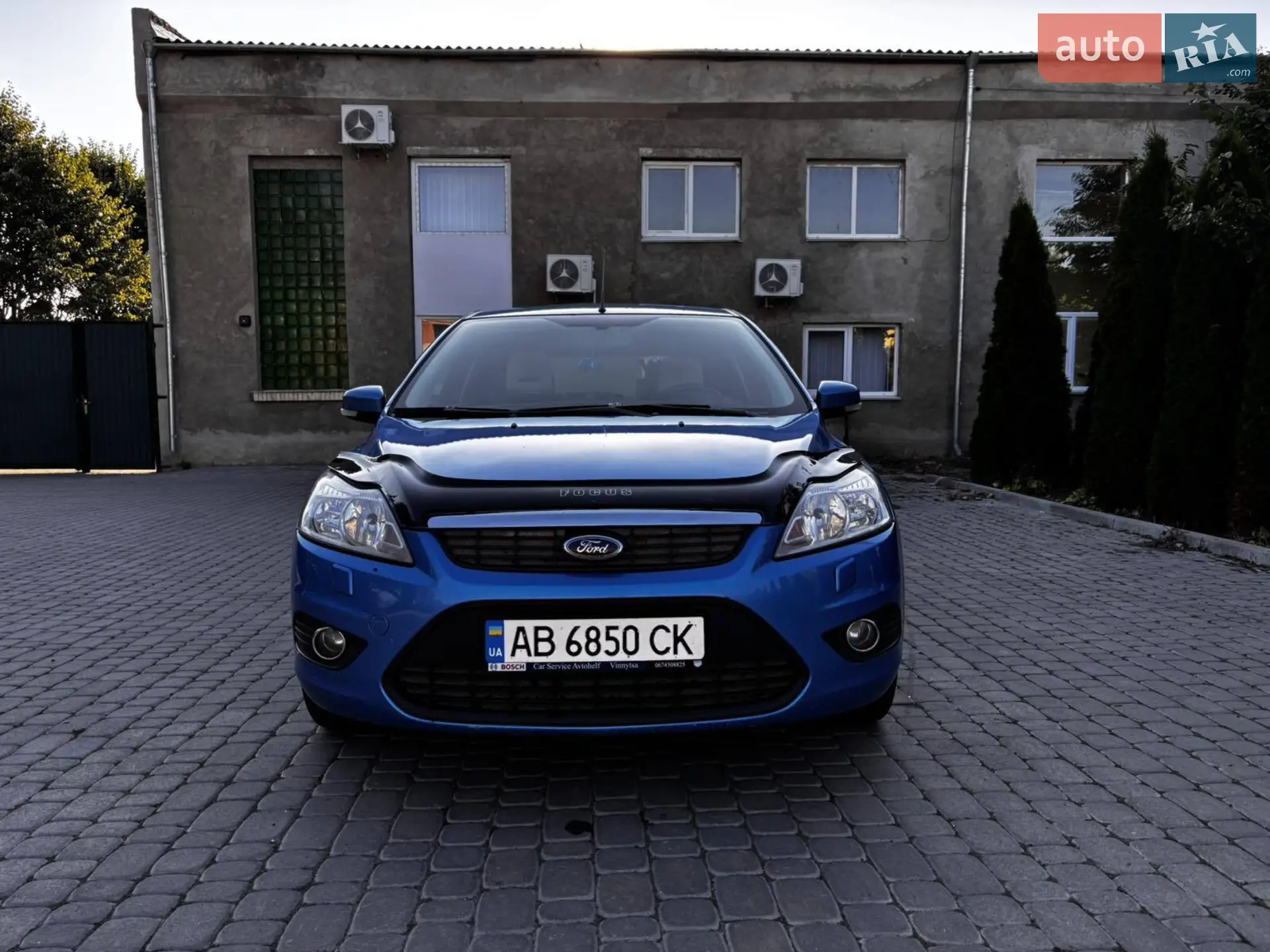 2010 Ford Focus - мініатюра 2