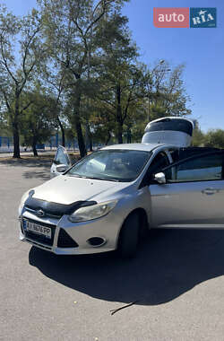 Хэтчбек Ford Focus 2011 в 