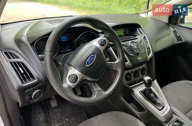 Хэтчбек Ford Focus 2013 в 