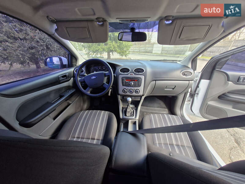Хэтчбек Ford Focus 2011 в Житомире