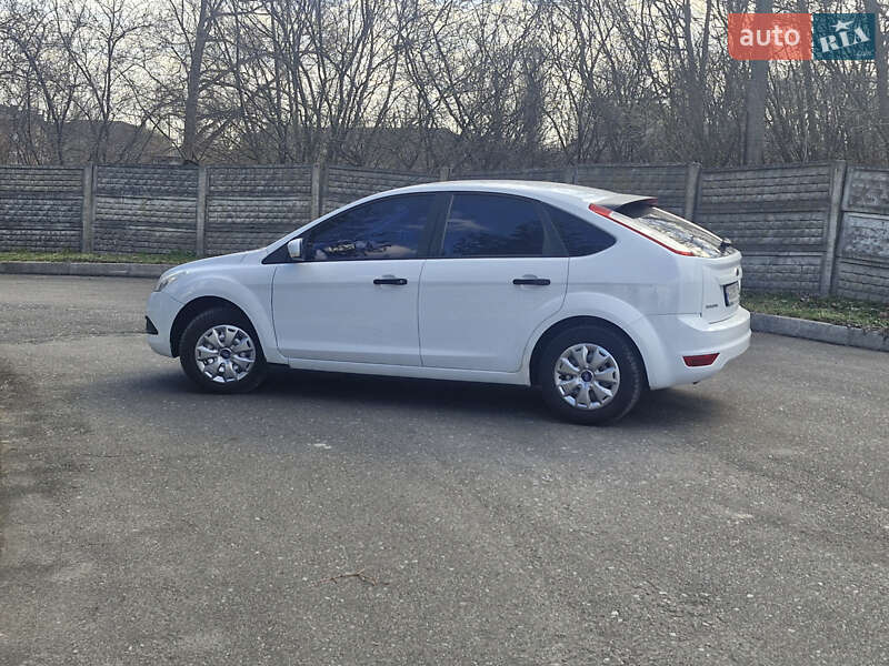Хэтчбек Ford Focus 2011 в Житомире