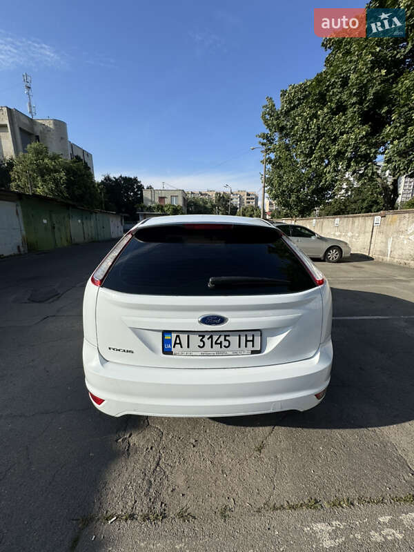 Хэтчбек Ford Focus 2010 в Киеве