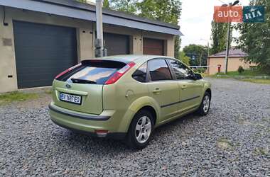 Хэтчбек Ford Focus 2006 в 