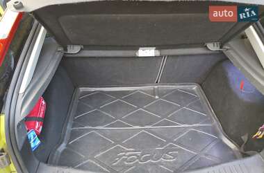 Хэтчбек Ford Focus 2006 в 