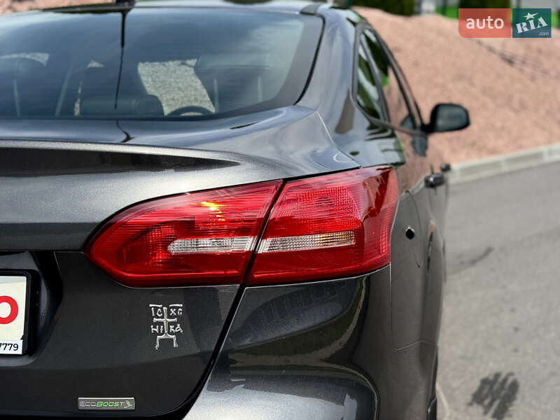 Седан Ford Focus 2015 в Виннице