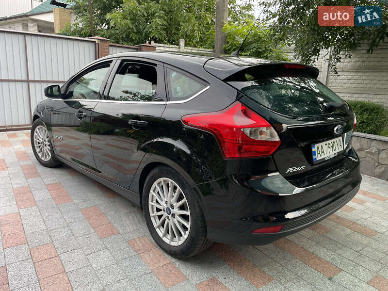 Хэтчбек Ford Focus 2013 в Киеве