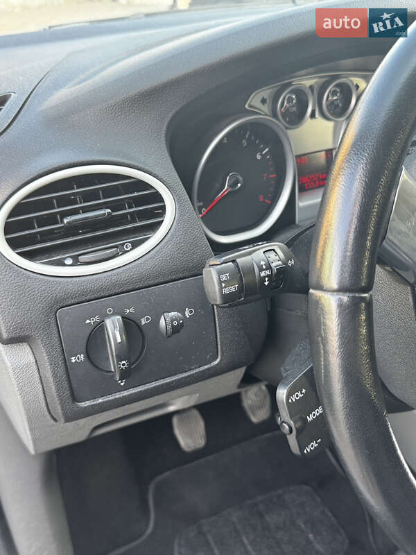 Универсал Ford Focus 2010 в Великой Багачке