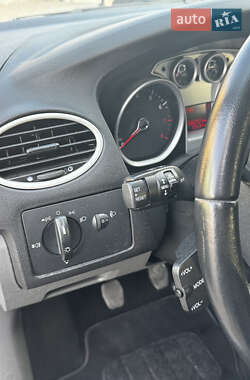 Универсал Ford Focus 2010 в 
