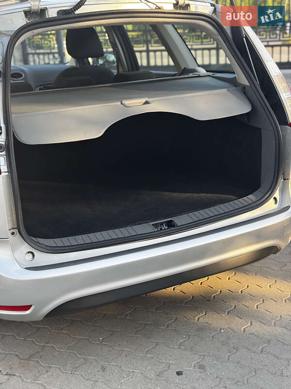 Универсал Ford Focus 2010 в Великой Багачке