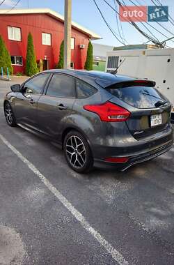Хетчбек Ford Focus 2016 в 