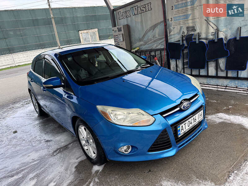 Хэтчбек Ford Focus 2011 в Надворной