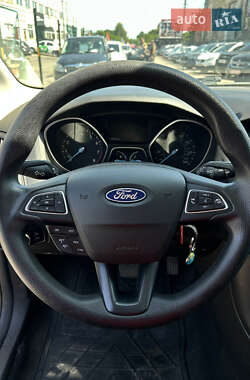 Хэтчбек Ford Focus 2016 в 