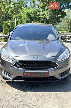 Седан Ford Focus 2015 в Сумах
