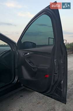 Седан Ford Focus 2015 в 