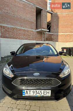 Седан Ford Focus 2015 в 