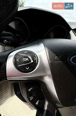 Седан Ford Focus 2012 в 
