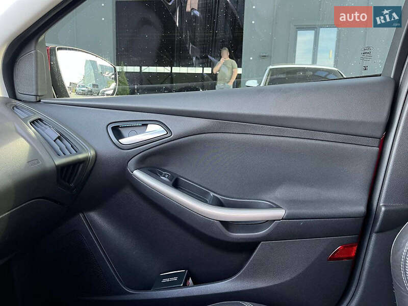 Хэтчбек Ford Focus 2012 в Львове