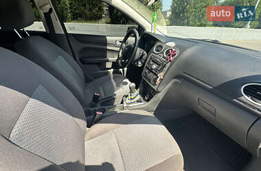 Хэтчбек Ford Focus 2006 в 