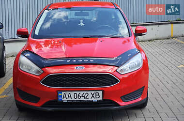 Хэтчбек Ford Focus 2015 в 