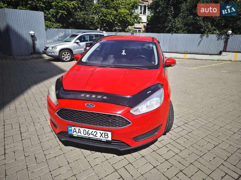 Хэтчбек Ford Focus 2015 в Киеве