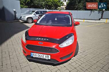 Хэтчбек Ford Focus 2015 в 