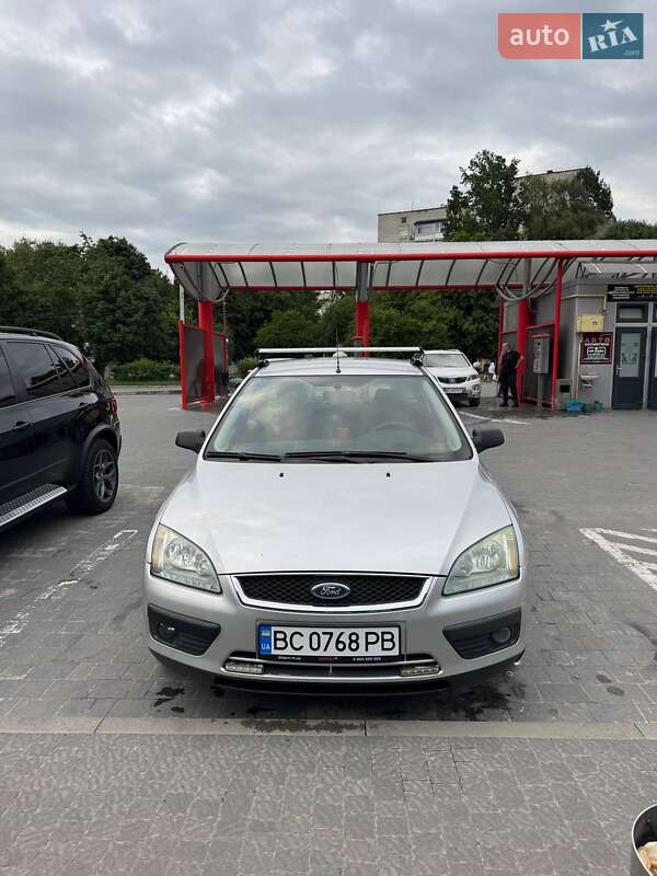 Универсал Ford Focus 2006 в Новояворовске