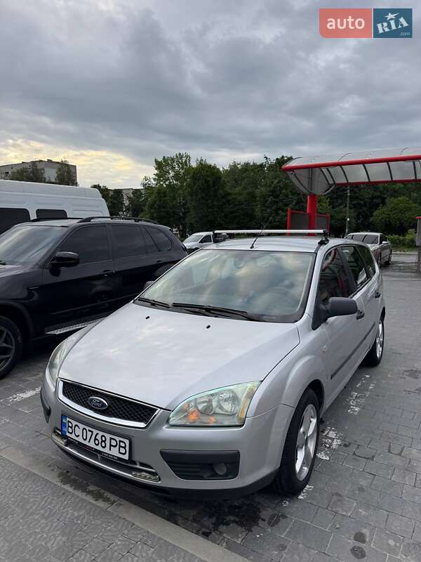 Универсал Ford Focus 2006 в Новояворовске
