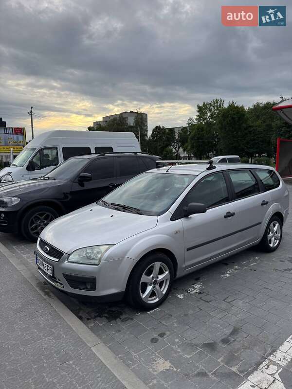 Универсал Ford Focus 2006 в Новояворовске