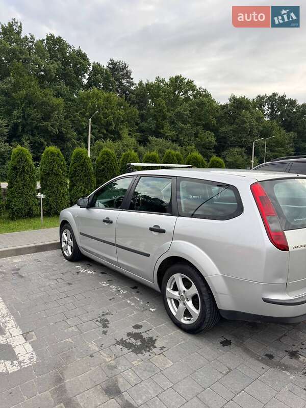 Универсал Ford Focus 2006 в Новояворовске