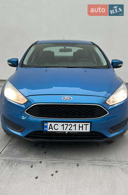 Седан Ford Focus 2015 в 