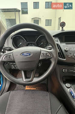 Седан Ford Focus 2015 в 