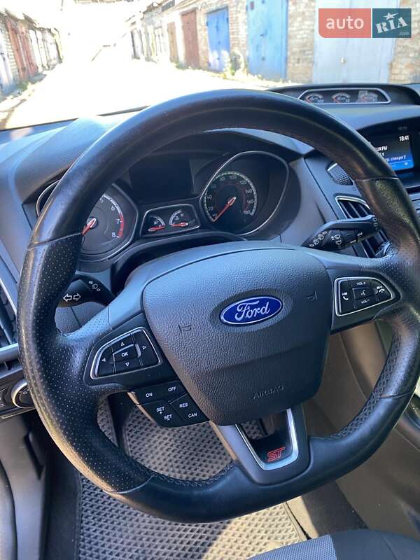Хэтчбек Ford Focus 2017 в Кропивницком