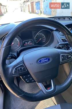 Хэтчбек Ford Focus 2017 в 