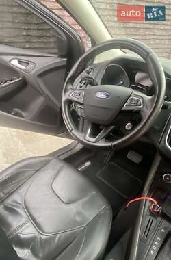 Седан Ford Focus 2015 в 