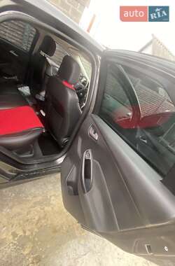 Седан Ford Focus 2015 в 