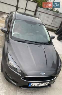 Седан Ford Focus 2015 в 