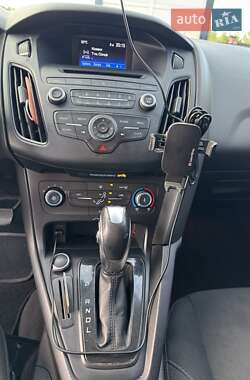 Хэтчбек Ford Focus 2016 в 