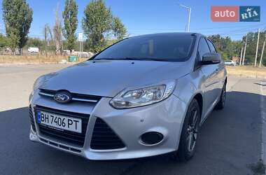 Хэтчбек Ford Focus 2014 в 