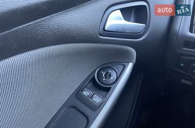 Хэтчбек Ford Focus 2014 в 